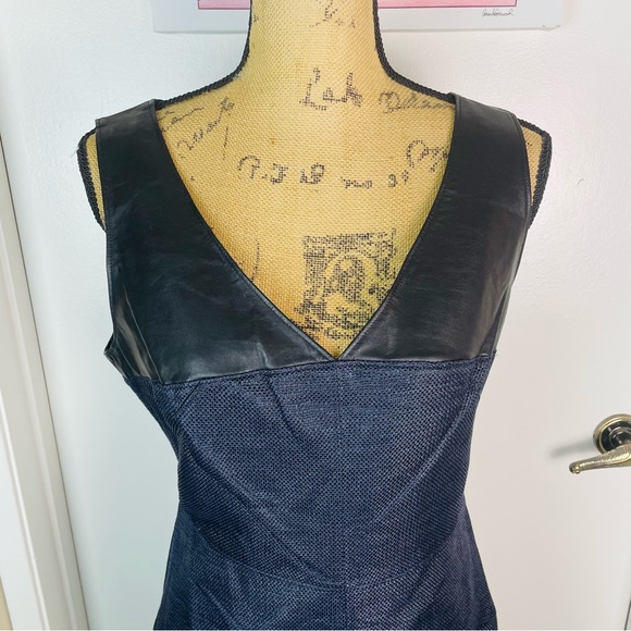 bebe Leather Trim Navy Blue Sleeveless Textured Dress Size M V-Neck Lined Party - Picture 3 of 13